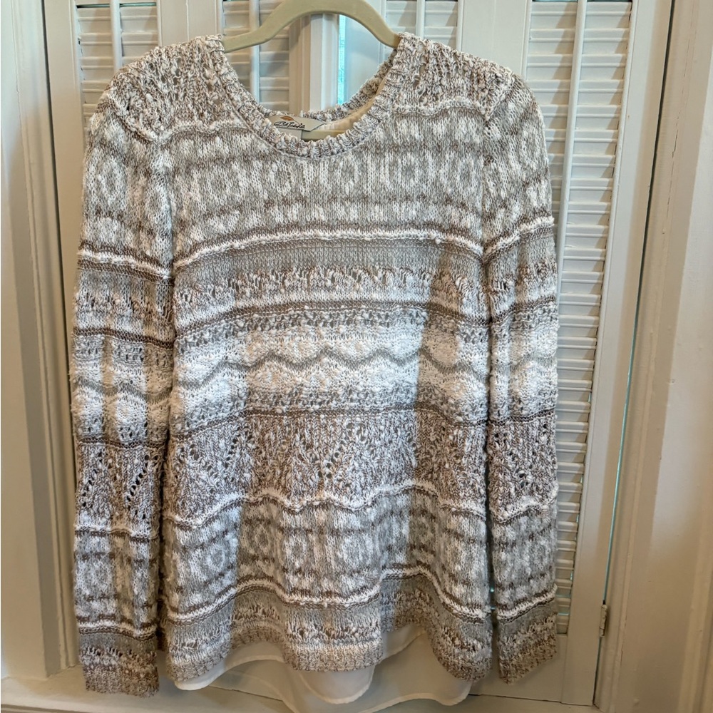 Elegant Women's Knit Sweater - Cream and Gray